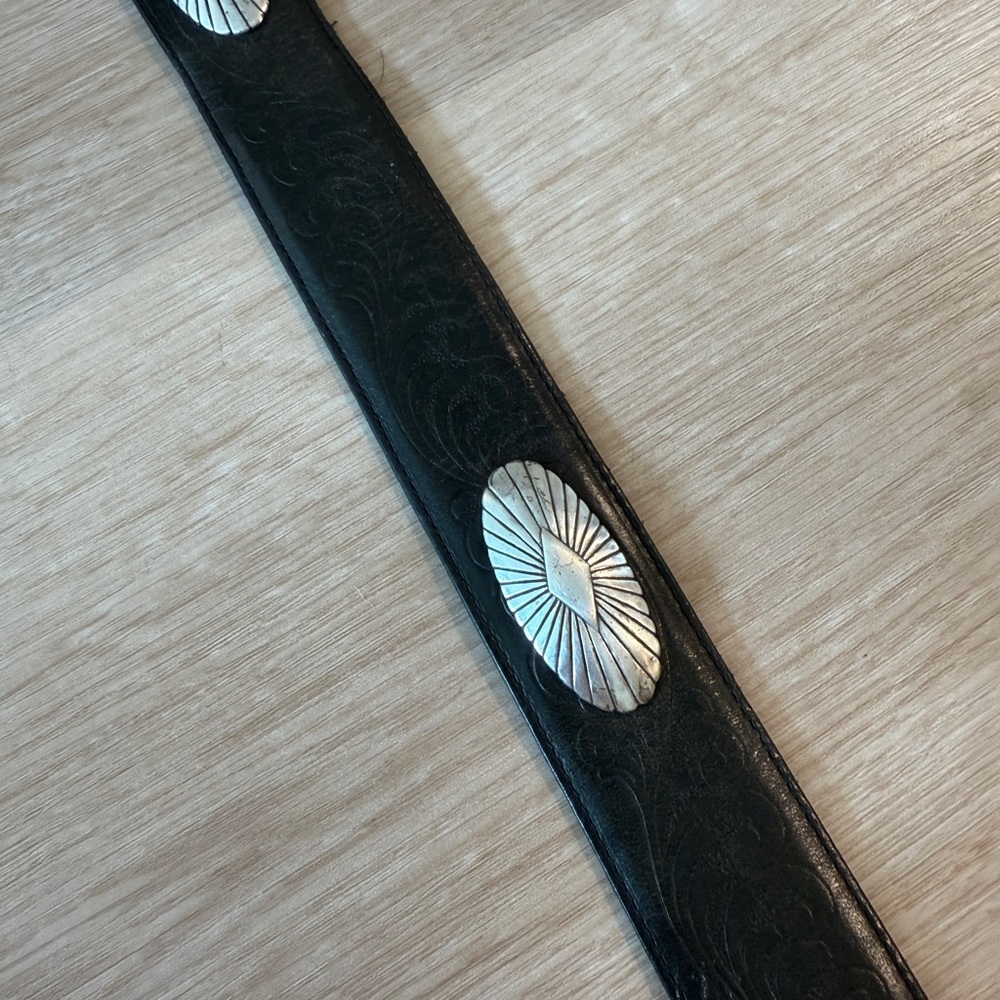 Vintage belt with silver conch - Picture 3 of 7